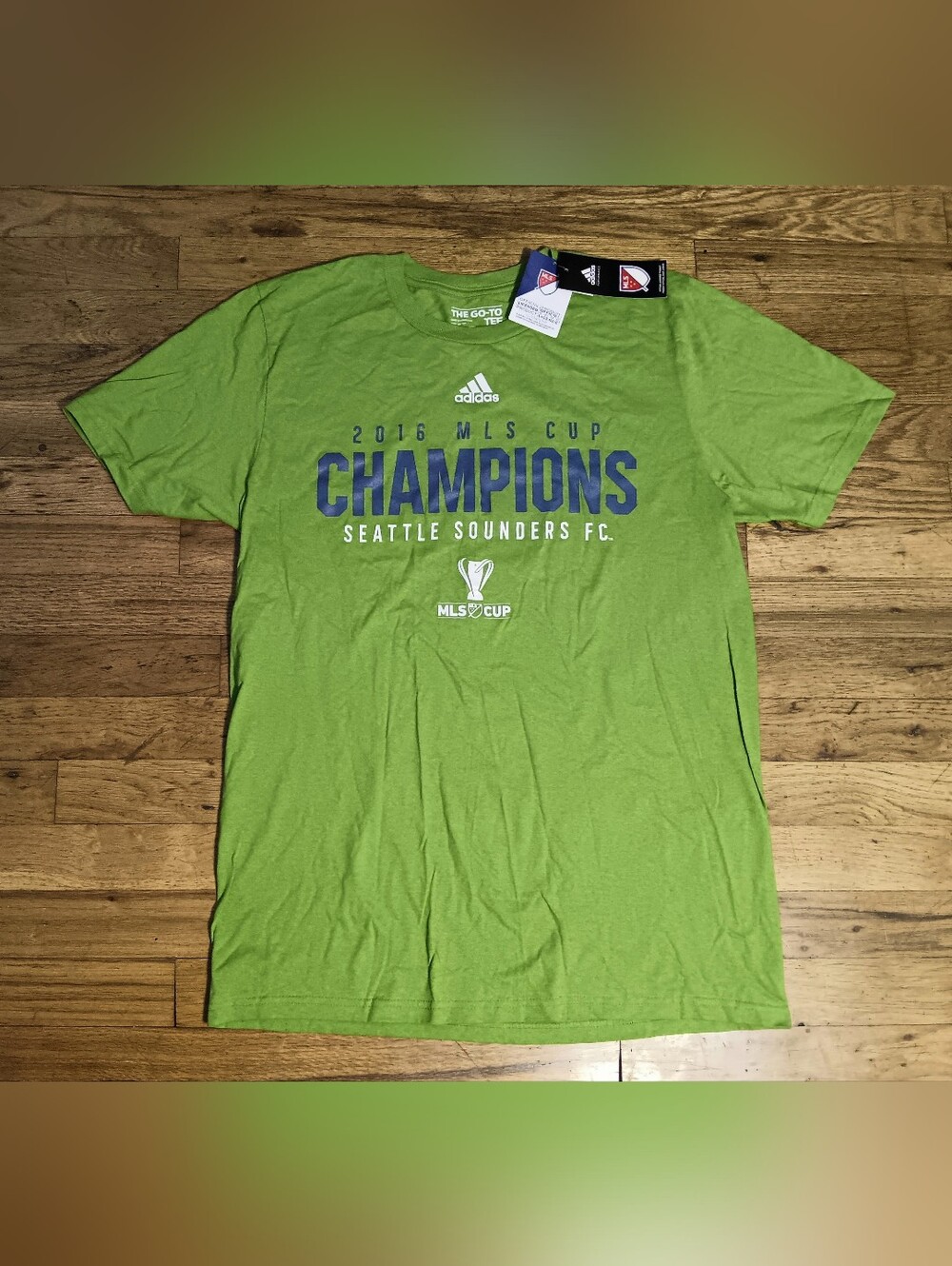 adidas Seattle Sounders Men's t-shirt NEW nwt Medium MLS 2016 Champions seahawks